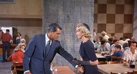 ¿Las mujeres son mejores detectives? Una comedia de errores con Cary Grant!