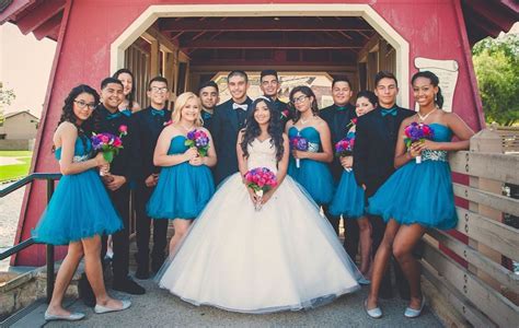 ¡Quédate con la magia de Quinceañera! Una historia de identidad y amor en el barrio latino.